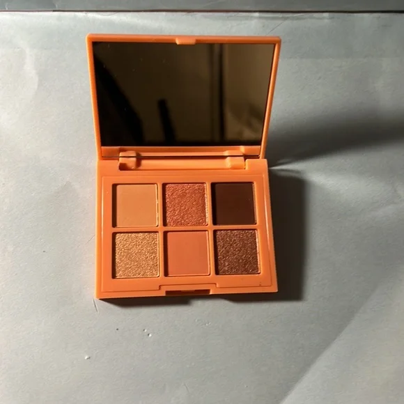 Makeup BUNDLE - Picture 5 of 6